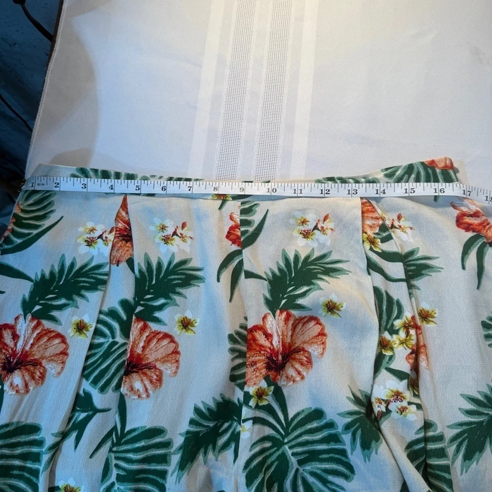 Hommage Los Angeles Floral Two Piece Set size L Tropical Crop Top Resortwear